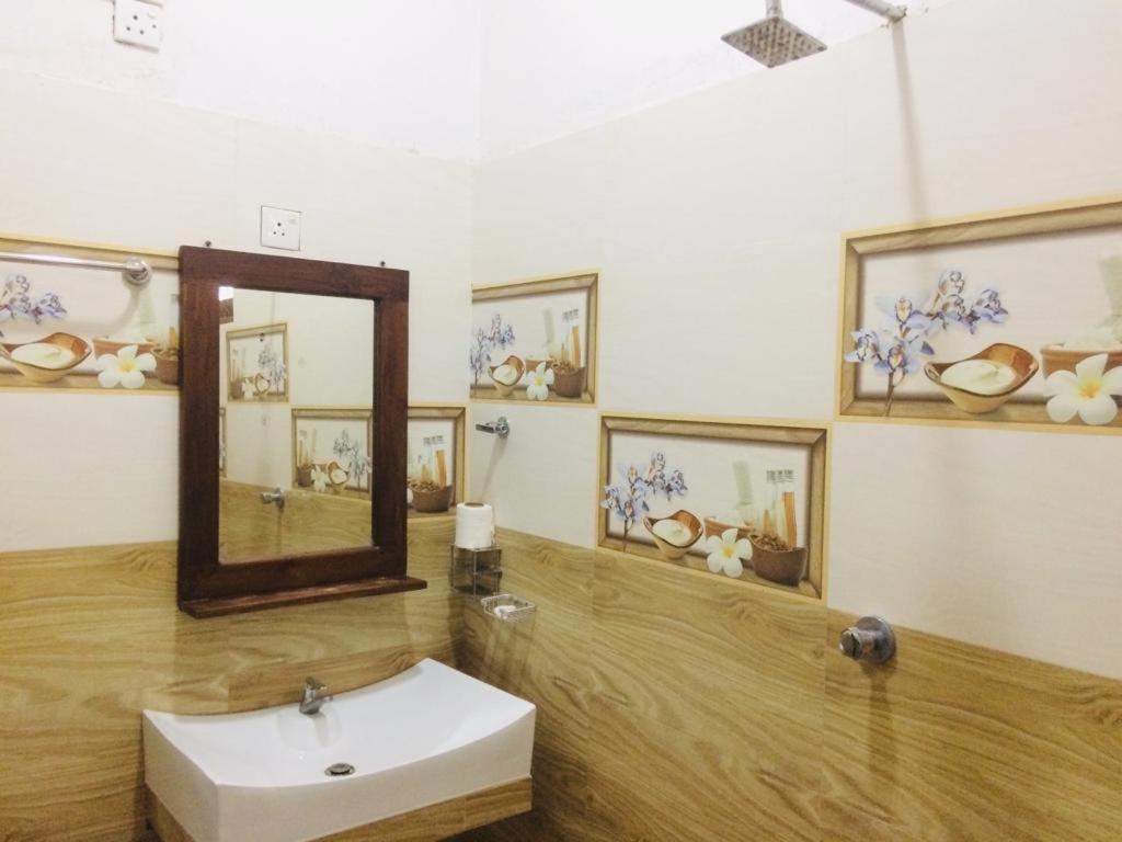 Ambel Homestay Anuradhapura Luaran gambar